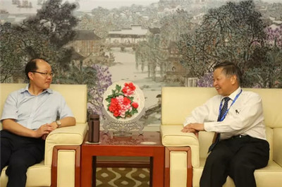 江蘇省工商局公平交易局副局長馬毅考察隆力奇，探討直銷規范與行業健康發展